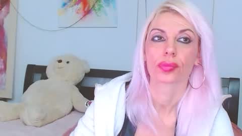 Lara online show from November 28, 4:15 am