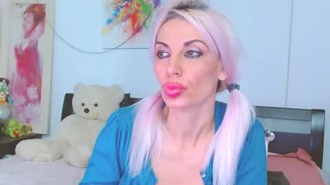 Lara online show from November 5, 3:45 am