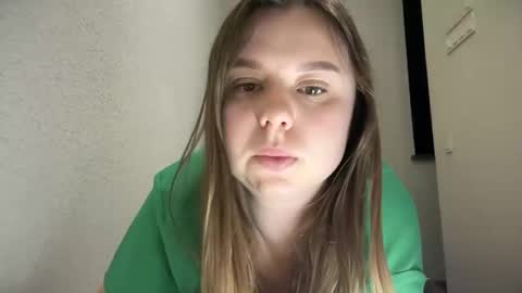 Lily online show from October 12, 2:36 am