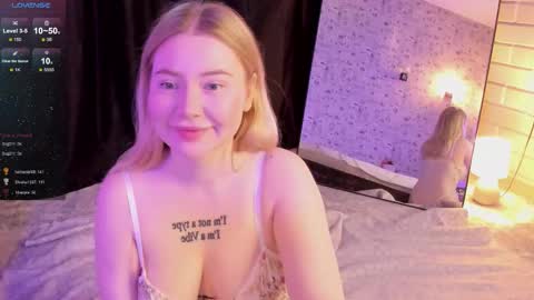 lillie_berry online show from November 18, 4:57 am