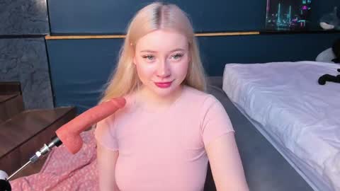 lillie_berry online show from April 17, 4:36 am