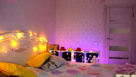 LilliMoore online show from March 23, 11:54 pm