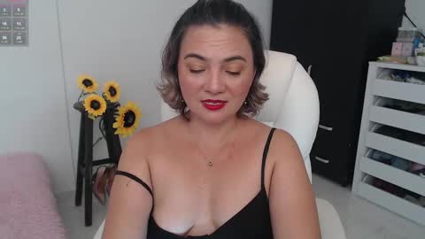 Lilly online show from December 6, 2:46 am