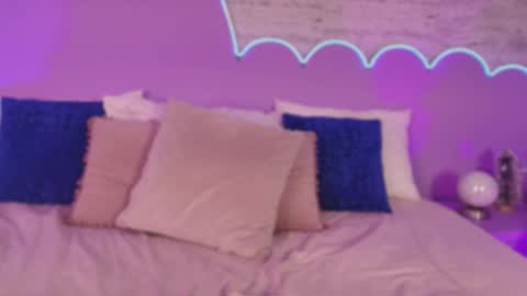 Lilou online show from January 14, 11:59 am