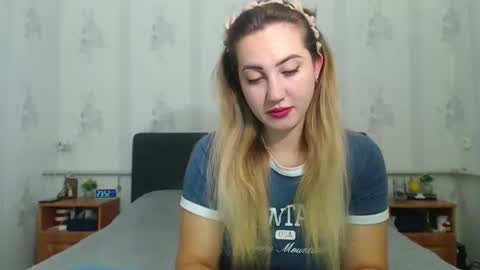 Snapshot of lilu_cute25 chatting on October 27, 9:53 pm lilu_cute25 online show from October 27, 9:53 pm