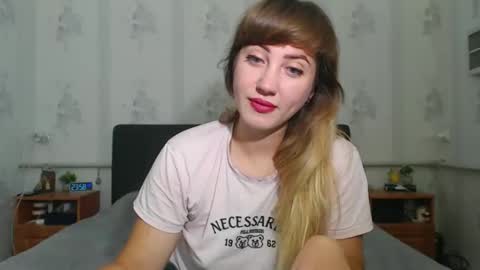 Snapshot of lilu_cute25 chatting on October 24, 9:00 pm lilu_cute25 online show from October 24, 9:00 pm
