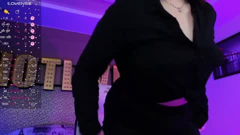 Lilu online show from April 4, 12:48 pm