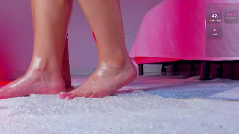 lily_cole27 online show from March 13, 6:26 am