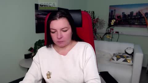 Lily online show from November 18, 4:46 am