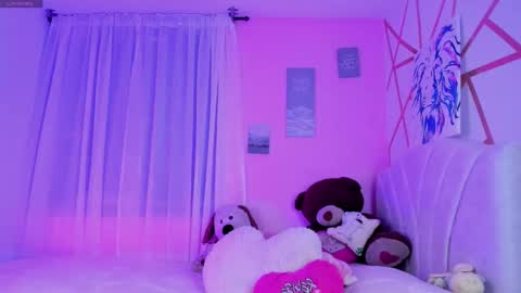 Lily online show from December 4, 6:04 am