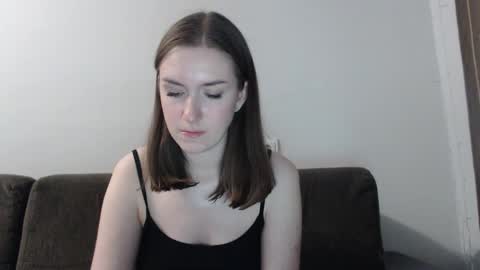 lily_love_x online show from October 9, 10:25 pm