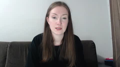 lily_love_x online show from June 4, 11:42 pm
