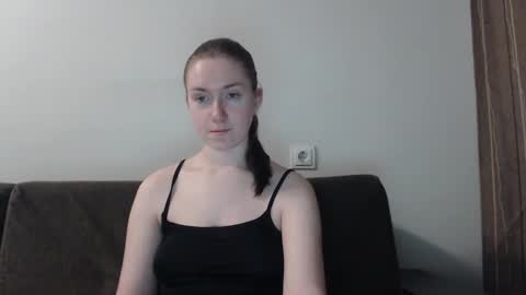 lily_love_x online show from February 21, 11:10 pm