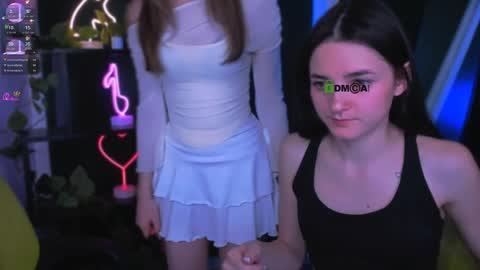 Lily online show from April 8, 9:39 pm