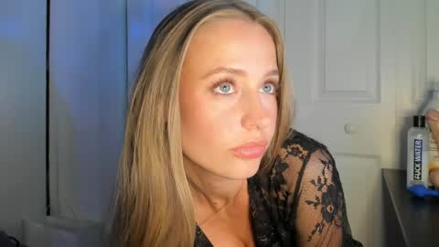 lily_prima online show from May 14, 1:11 am