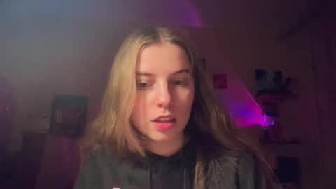 Lily online show from November 16, 5:35 pm