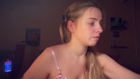 Lily online show from November 7, 6:13 pm