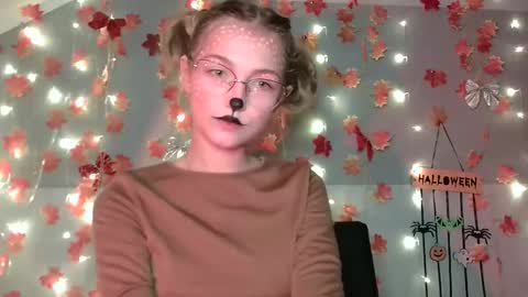 Snapshot of lily_tayberry chatting on October 20, 3:04 pm small lily online show from October 20, 3:04 pm