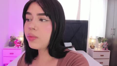 LilyWoodz online show from April 4, 7:13 pm