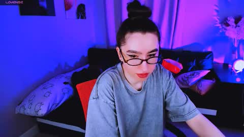 LILY online show from November 9, 10:00 am