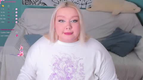 Lily online show from December 18, 5:00 pm