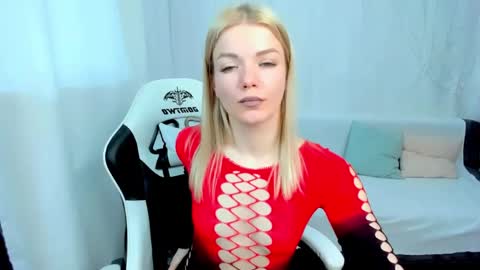 lilydavisss online show from April 12, 3:53 am