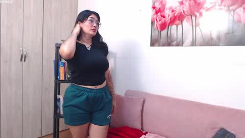 lilyfox23 online show from April 5, 12:37 pm