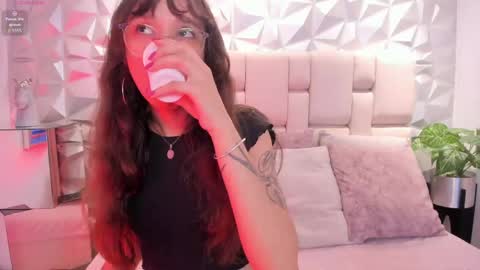 Lily online show from June 2, 11:55 am