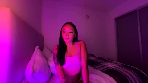 lilypowpow online show from December 1, 4:16 am