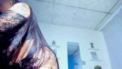 lilyscott1 online show from April 18, 1:08 am