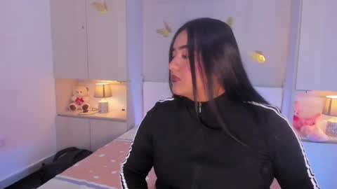 lilywhitee1 online show from February 3, 4:10 am