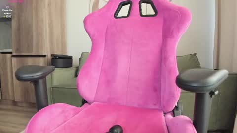 Lily online show from July 25, 12:45 pm