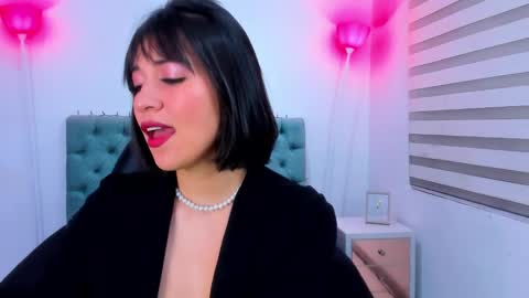  Lina Bedoya  online show from January 18, 11:43 am