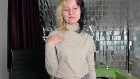 lina_reut online show from December 21, 12:27 pm