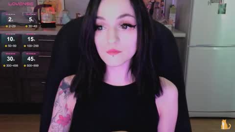 Lina 3  1715622743 online show from October 2, 9:25 am