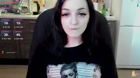 Lina 3  1715622743 online show from September 15, 8:22 am