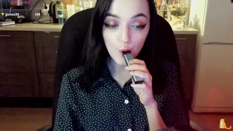 Lina 3  1715622743 online show from December 31, 6:57 pm