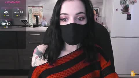 Lina 3  1715622743 online show from December 5, 8:14 am