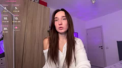 Lina online show from November 5, 7:30 pm