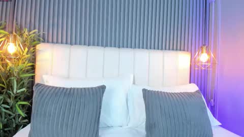 LinaGlam online show from December 17, 3:54 am