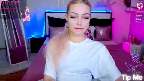 I am Lina online show from January 17, 6:59 pm