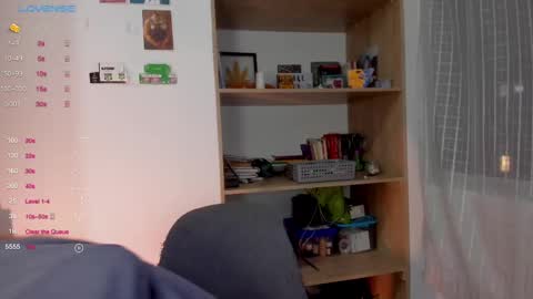 Giggles  online show from February 14, 1:13 am