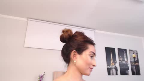 Maria Paula online show from November 27, 1:03 pm