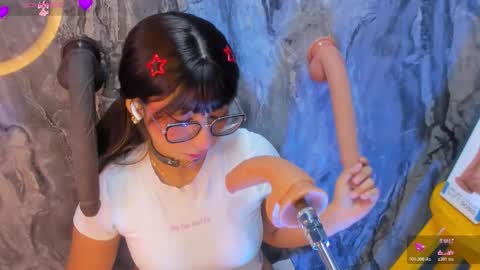 linda_sofi__ online show from March 28, 8:30 pm