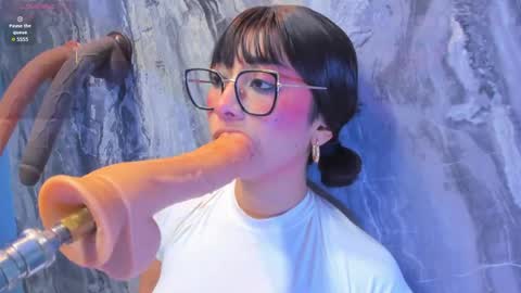linda_sofi__ online show from June 6, 9:54 pm