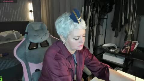 Linda Zefir online show from April 18, 1:41 am