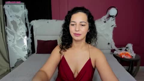Snapshot of lindainsatiable chatting on October 22, 1:32 am Linda online show from October 22, 1:32 am