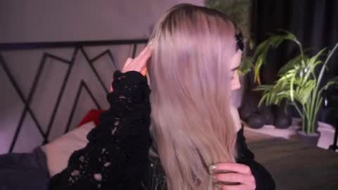 your Linda is back online show from April 13, 8:04 am