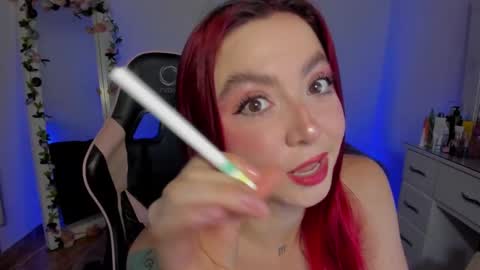 Lindsay    online show from January 28, 11:50 pm