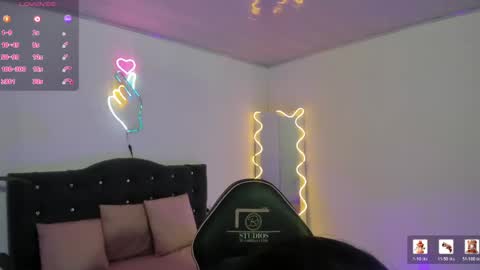 Linda  online show from April 19, 3:28 am